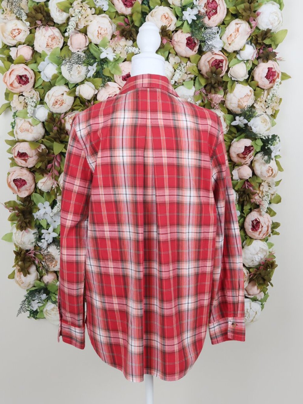 Life Is Good Womens Classic Fit, Small, Red Long Sleeve Plaid Button-Down Shirt - Picture 3 of 7